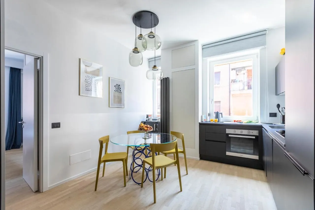Romac Trinity - 3Bdr Apartment With Sauna & Jacuzzi In Campo De Fiori Italien